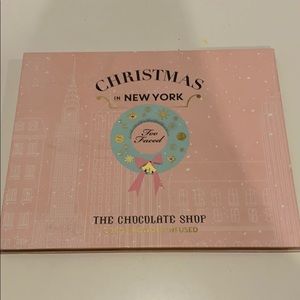 Too Faced Christmas in New York palette